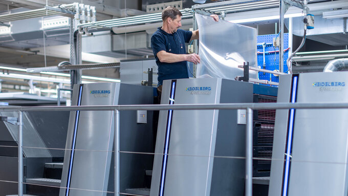 Bogenoffset-Druckplatte-Person-005.jpg