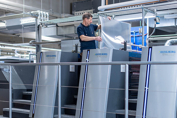 Bogenoffset-Druckplatte-Person-005.jpg
